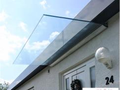 Vordach aus Glas